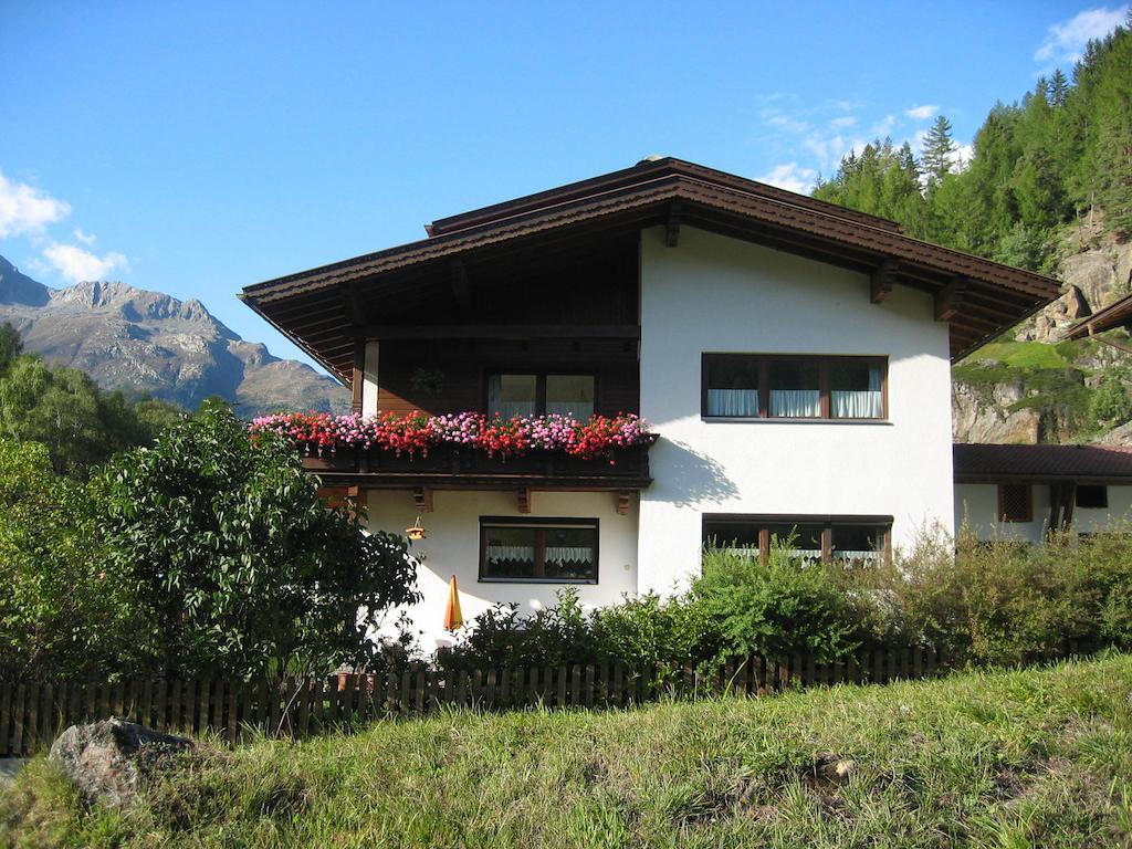 Ferienwohnung Scheiber Сьолден Стая снимка